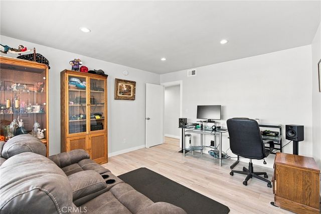 5354 Lindley Avenue 209, Encino, CA 91316