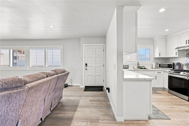 5354 Lindley Avenue 209, Encino, CA 91316