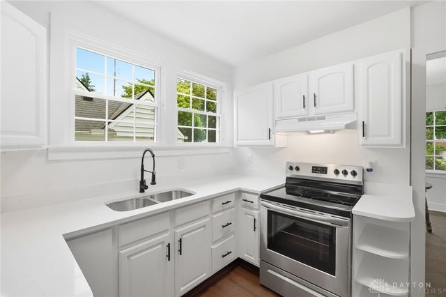 560 Irving Avenue, Oakwood, OH 45409