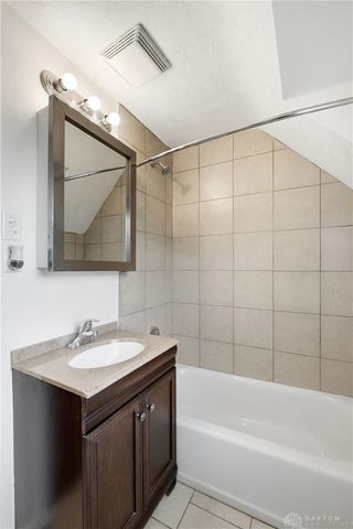 560 Irving Avenue, Oakwood, OH 45409