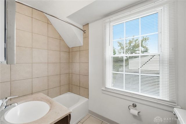 560 Irving Avenue, Oakwood, OH 45409