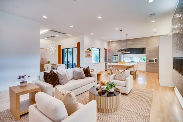 6915 Pasadena Avenue, Dallas, TX 75214