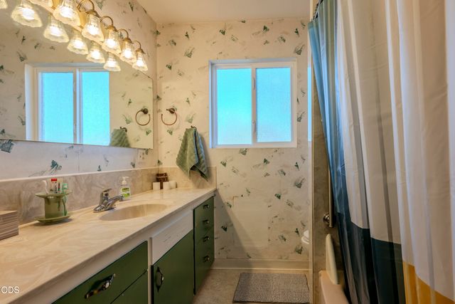 202 Kings Way, Central Point, OR 97502