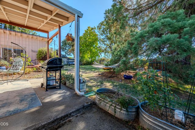 202 Kings Way, Central Point, OR 97502