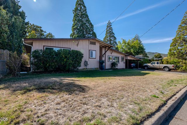202 Kings Way, Central Point, OR 97502
