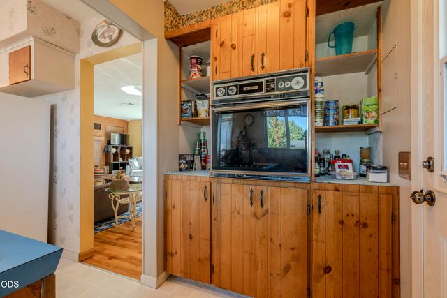 202 Kings Way, Central Point, OR 97502