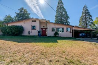 202 Kings Way, Central Point, OR 97502