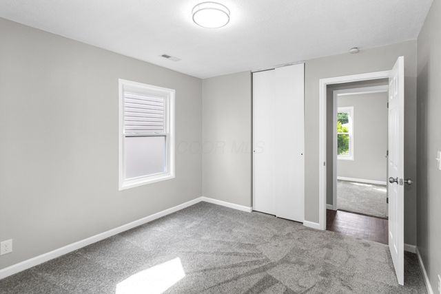 261 Sunset Drive S, Johnstown, OH 43031