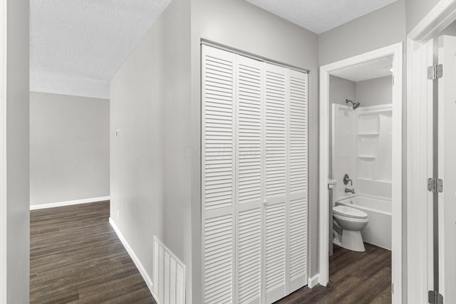 261 Sunset Drive S, Johnstown, OH 43031