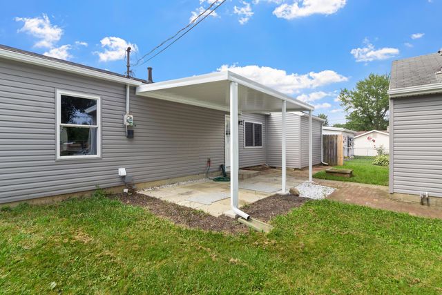 261 Sunset Drive S, Johnstown, OH 43031