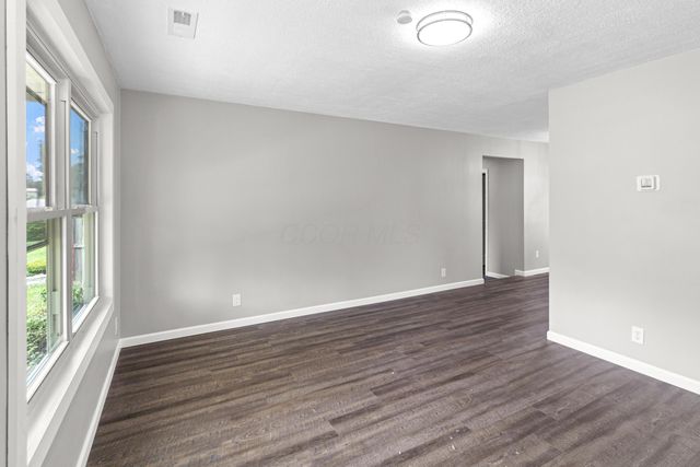 261 Sunset Drive S, Johnstown, OH 43031