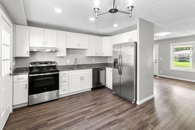 261 Sunset Drive S, Johnstown, OH 43031