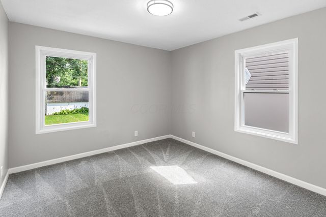 261 Sunset Drive S, Johnstown, OH 43031