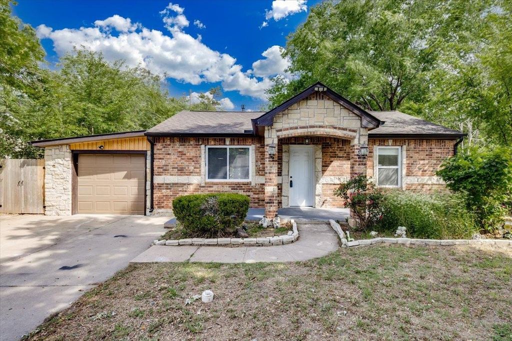 3212 E Fairhaven Dr., Wichita, KS 67216