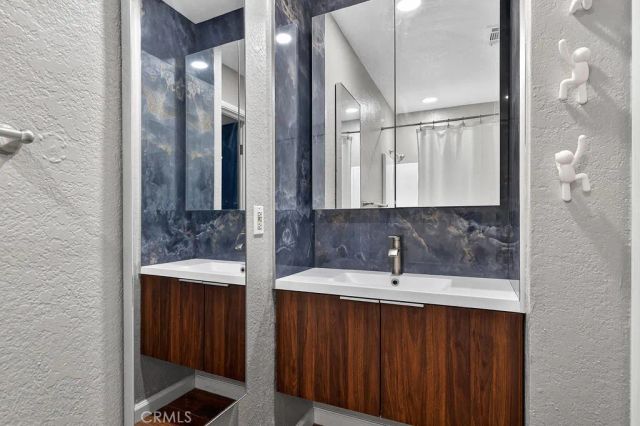 2820 N Arcadia Court B205, Palm Springs, CA 92262