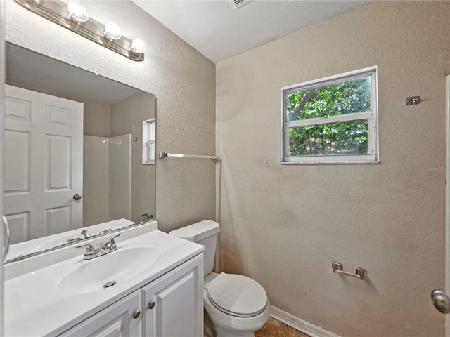 829 N LAKE AVENUE, Lakeland, FL 33801