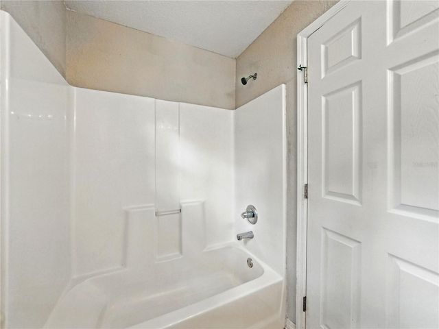 829 N LAKE AVENUE, Lakeland, FL 33801