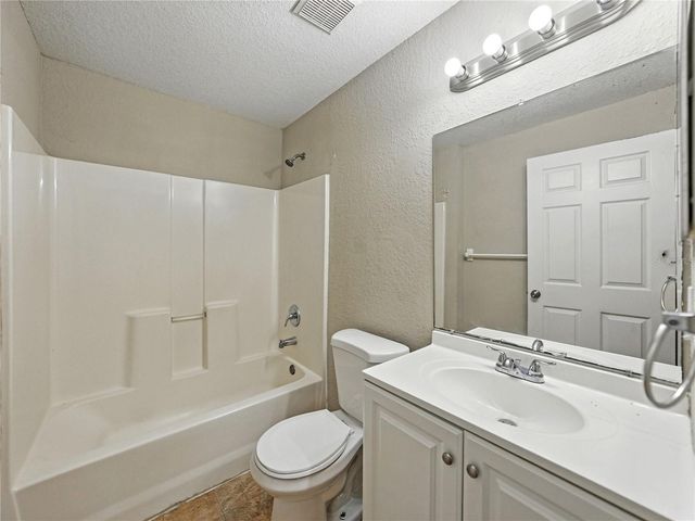 829 N LAKE AVENUE, Lakeland, FL 33801