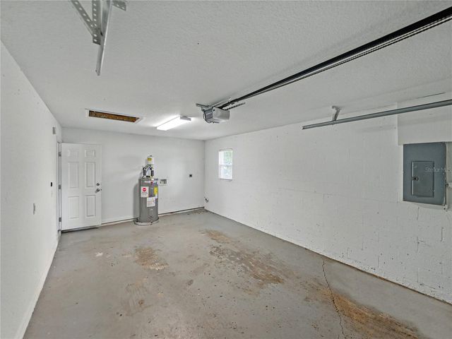 829 N LAKE AVENUE, Lakeland, FL 33801