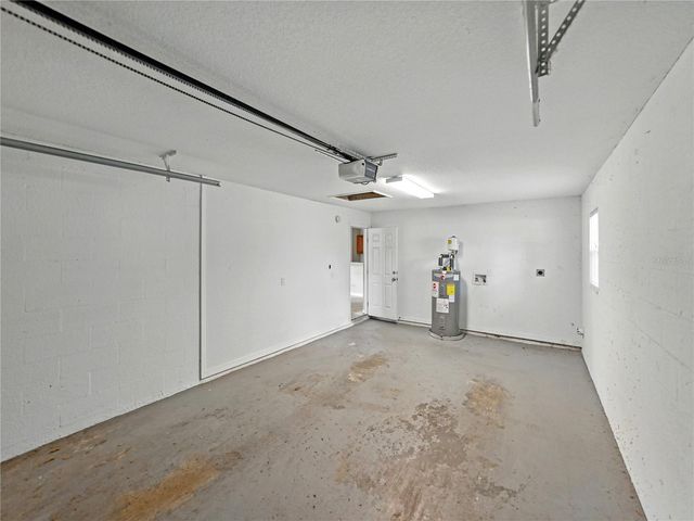 829 N LAKE AVENUE, Lakeland, FL 33801