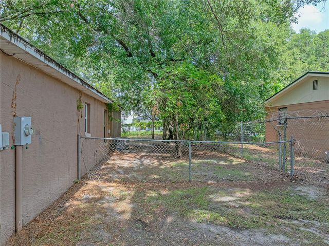 829 N LAKE AVENUE, Lakeland, FL 33801