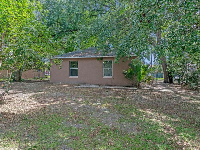 829 N LAKE AVENUE, Lakeland, FL 33801