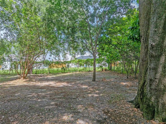 829 N LAKE AVENUE, Lakeland, FL 33801