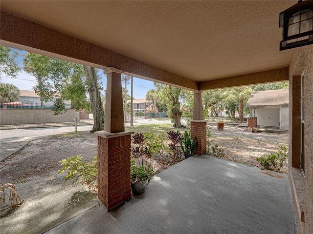 829 N LAKE AVENUE, Lakeland, FL 33801