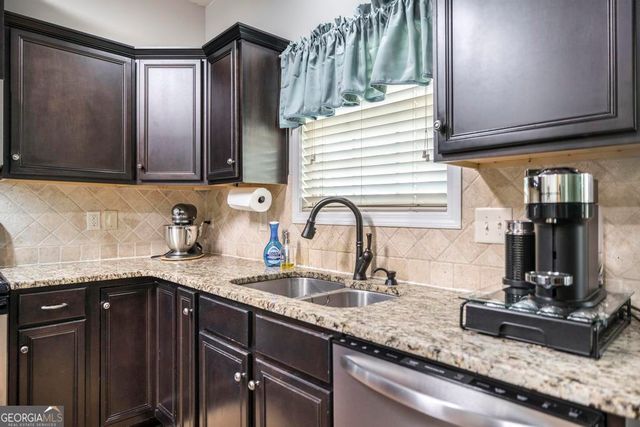 100 Taconic Court, Bonaire, GA 31005