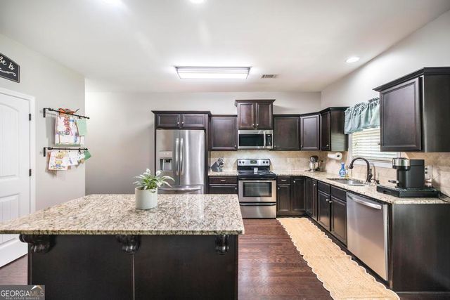 100 Taconic Court, Bonaire, GA 31005