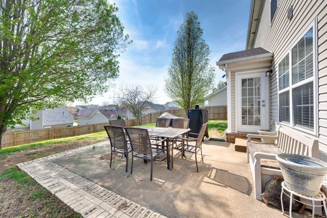1014 Longhunter Chase Dr, Spring Hill, TN 37174