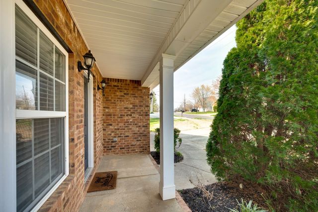 1014 Longhunter Chase Dr, Spring Hill, TN 37174