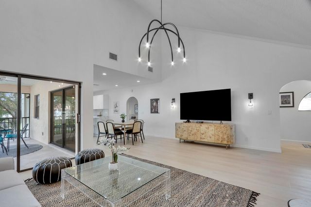 16000 W Bay Drive 256, Jupiter, FL 33477