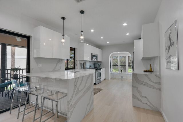 16000 W Bay Drive 256, Jupiter, FL 33477