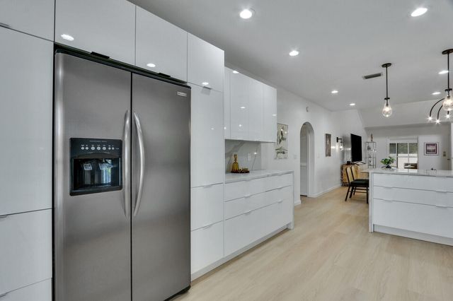16000 W Bay Drive 256, Jupiter, FL 33477