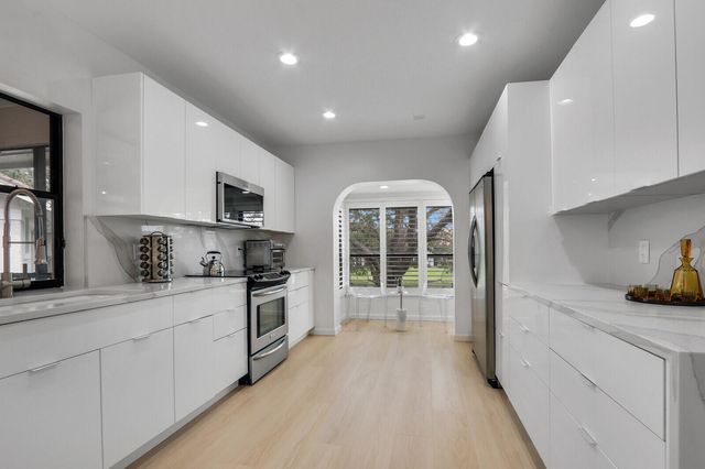16000 W Bay Drive 256, Jupiter, FL 33477