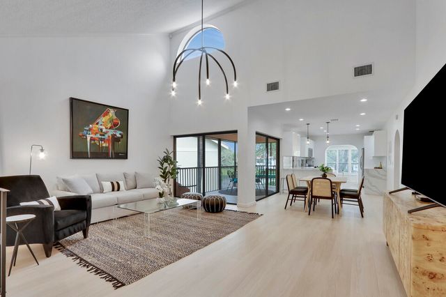 16000 W Bay Drive 256, Jupiter, FL 33477