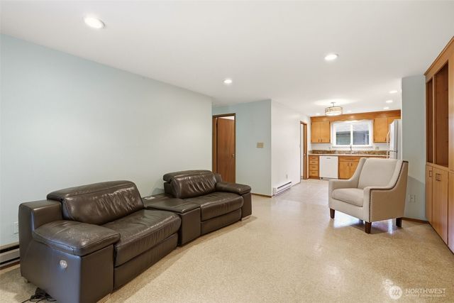 9428 21st Drive SE, Everett, WA 98208