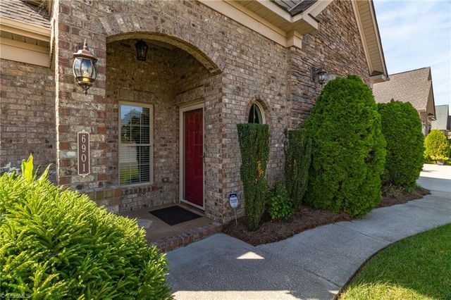 6901 Stone Gables Drive, Thomasville, NC 27360