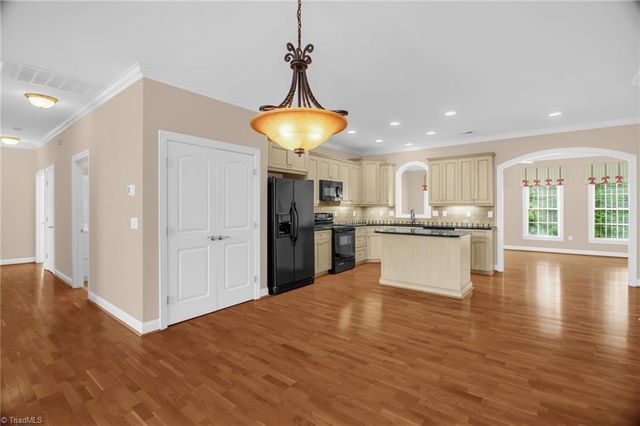 6901 Stone Gables Drive, Thomasville, NC 27360