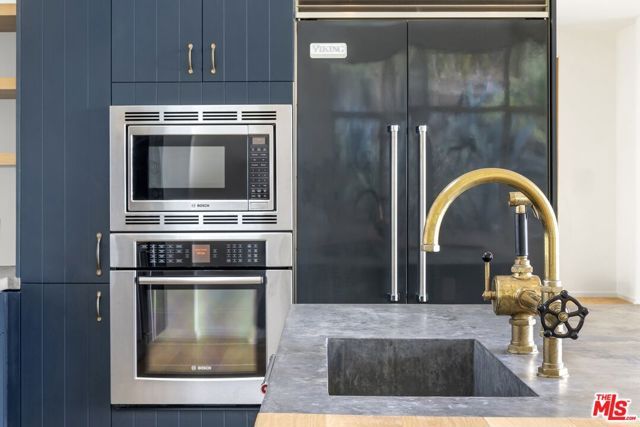 1355 Devlin Drive, Los Angeles, CA 90069