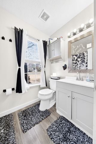 4020 Ashley Dr, Murfreesboro, TN 37128