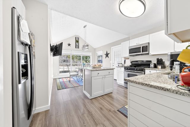 4020 Ashley Dr, Murfreesboro, TN 37128