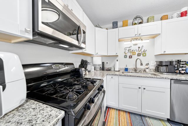 4020 Ashley Dr, Murfreesboro, TN 37128