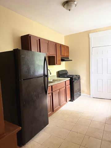 5703 S Emerald Avenue 2, Chicago, IL 60621