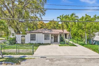 1010 SW 14th Ave, Miami, FL 33135