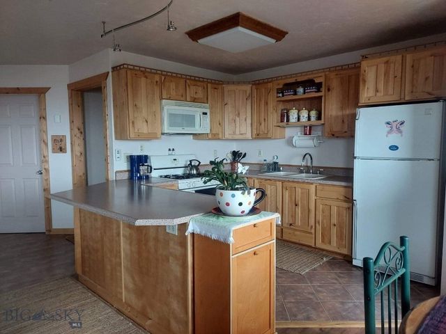 90 Buffalo Lance Road, Cameron, MT 59720