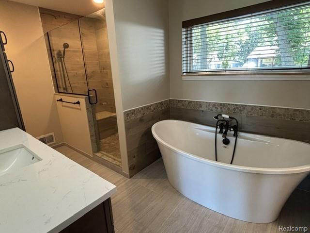4784 Sylvester Avenue, Waterford Charter Township, MI 48329