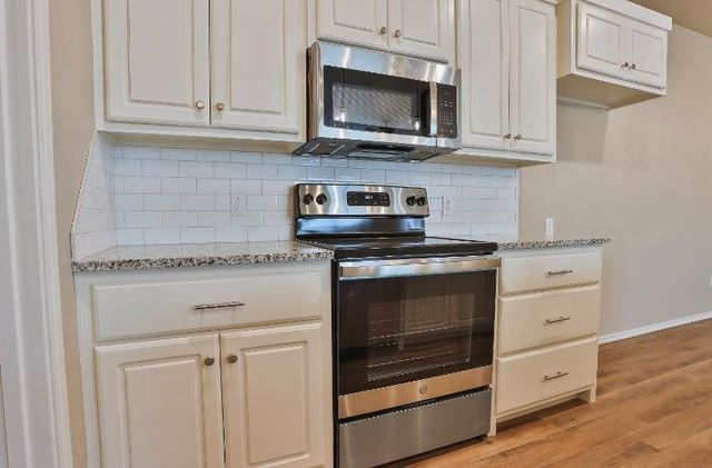 1221 Preston Trail, Wolfforth, TX 79382