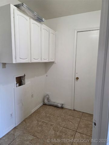 3329 E 47th Place, Tulsa, OK 74135